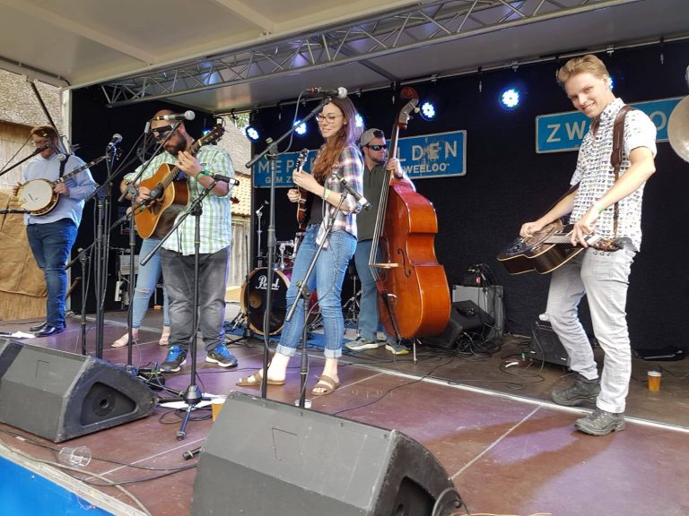 Broke & Dusty at Folk Veur Volk festival in Aalden